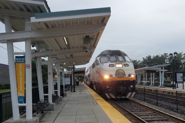 Sunrail train