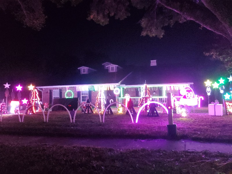 Bivona Christmas Light Show in Winter Springs, FL 