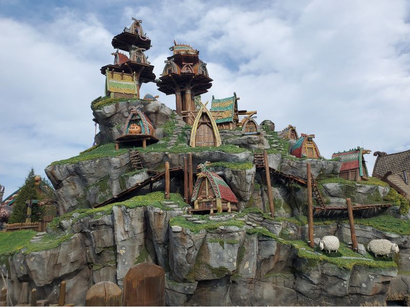 Hill with dragon houses on Isle of Berk at Epic Universe